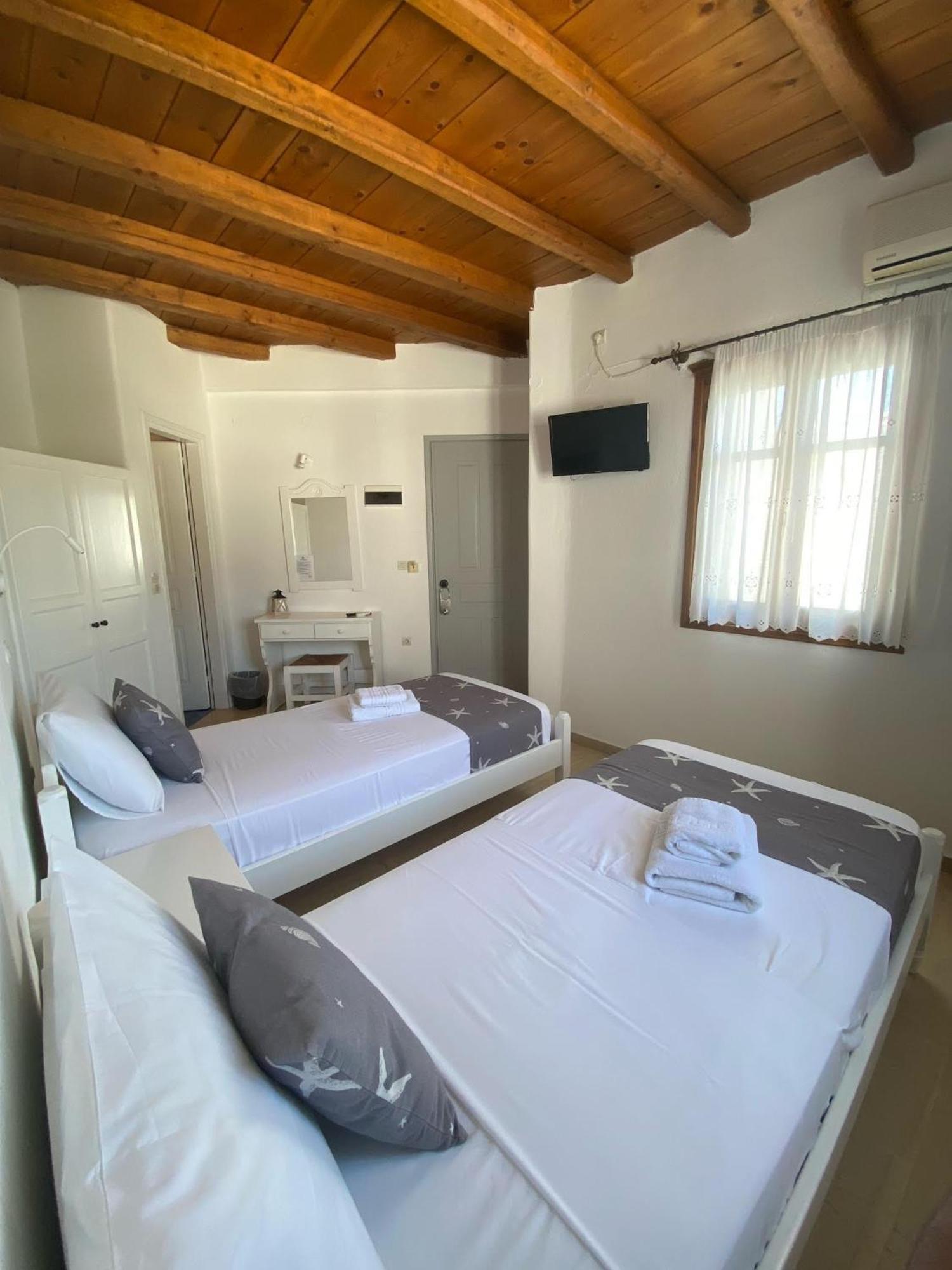 Fisilanis Beachfront Hotel Logaras Exterior photo